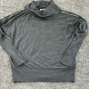 DKNYC dolman sleeve gray sweater‎ size small zipper accent turtleneck